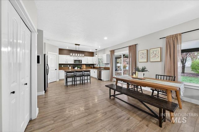 1826 N Henderson Ave, Meridian, ID 83646