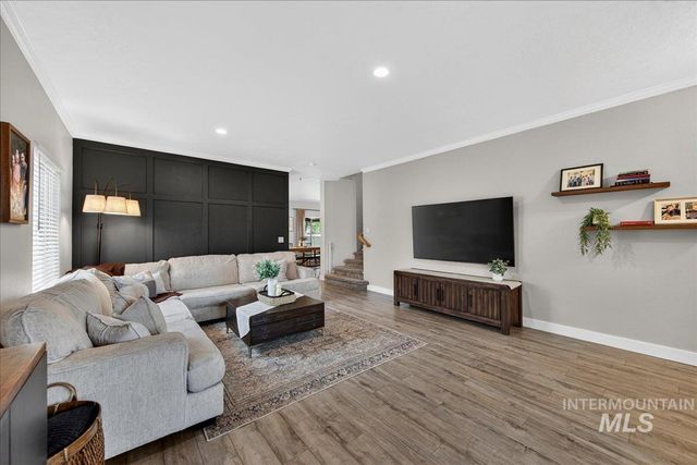 1826 N Henderson Ave, Meridian, ID 83646