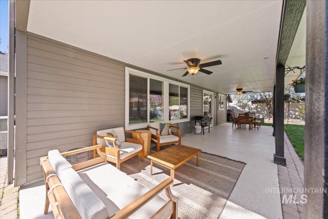 1826 N Henderson Ave, Meridian, ID 83646