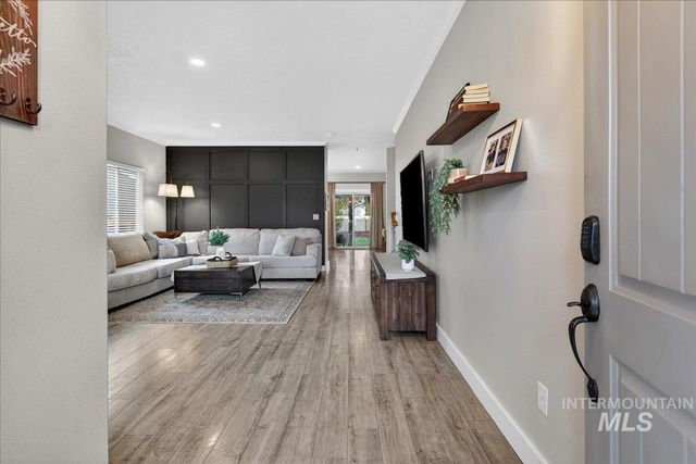 1826 N Henderson Ave, Meridian, ID 83646