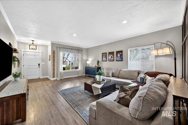 1826 N Henderson Ave, Meridian, ID 83646