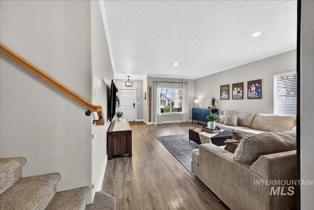 1826 N Henderson Ave, Meridian, ID 83646