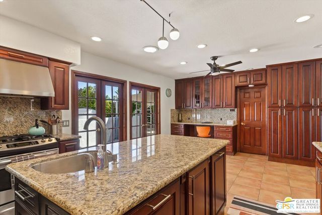 1955 S Yucca Place, Palm Springs, CA 92264