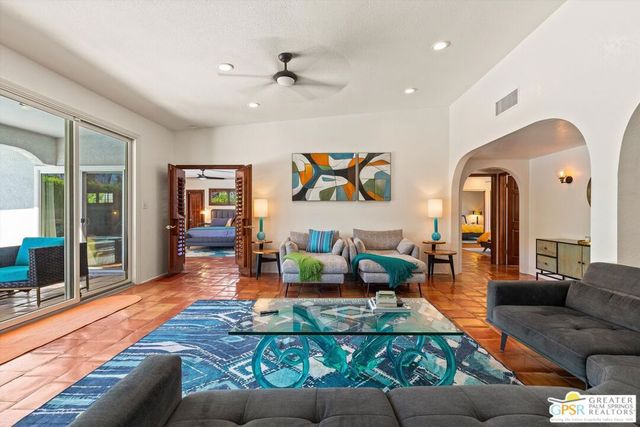 1955 S Yucca Place, Palm Springs, CA 92264