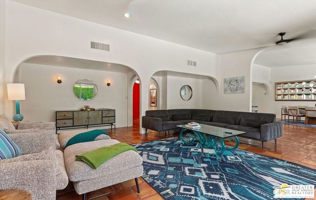 1955 S Yucca Place, Palm Springs, CA 92264