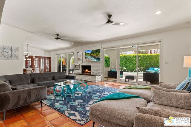 1955 S Yucca Place, Palm Springs, CA 92264