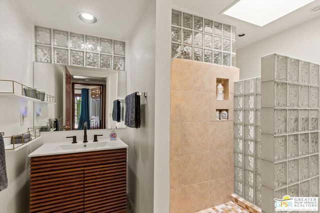 1955 S Yucca Place, Palm Springs, CA 92264