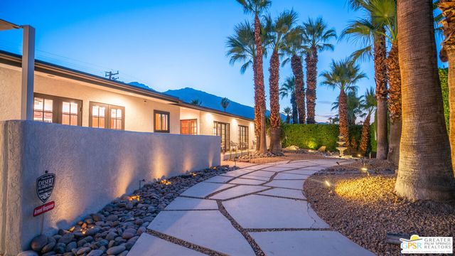 1955 S Yucca Place, Palm Springs, CA 92264