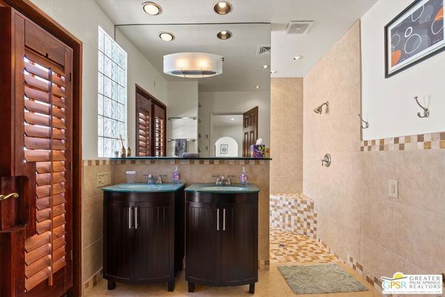 1955 S Yucca Place, Palm Springs, CA 92264