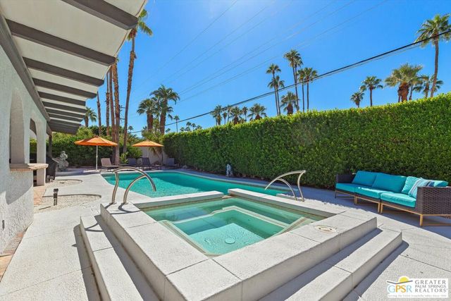1955 S Yucca Place, Palm Springs, CA 92264