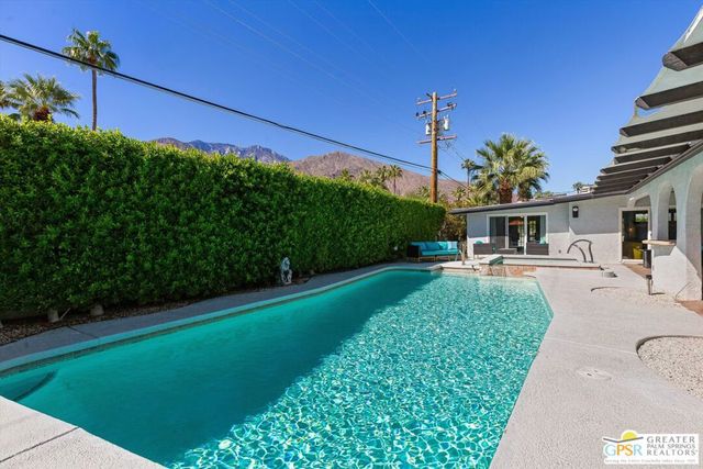 1955 S Yucca Place, Palm Springs, CA 92264