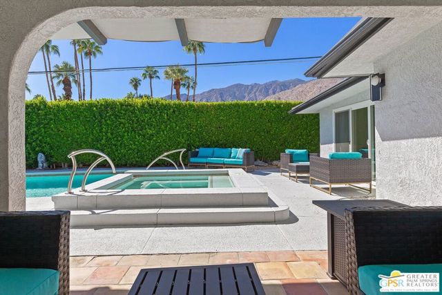 1955 S Yucca Place, Palm Springs, CA 92264
