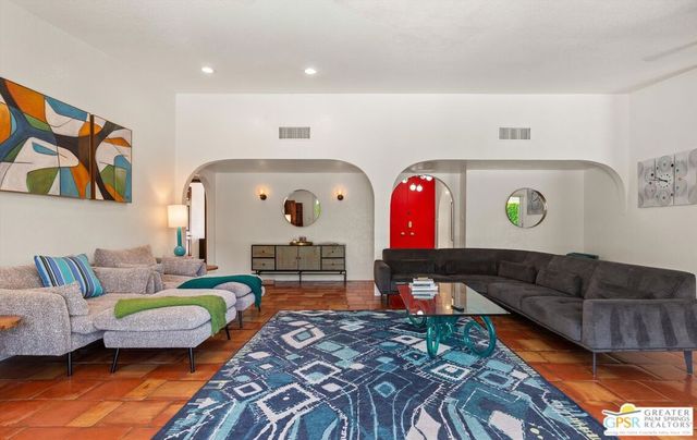 1955 S Yucca Place, Palm Springs, CA 92264