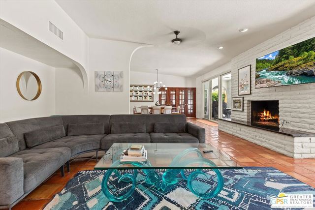 1955 S Yucca Place, Palm Springs, CA 92264