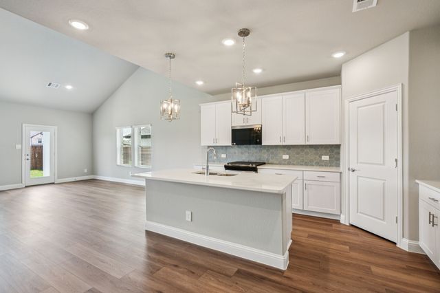 6625 Creek Edge Circle, Fort Worth, TX 76036