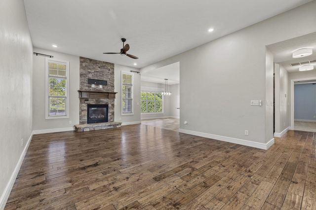 5323 South Carson Street, Battlefield, MO 65619