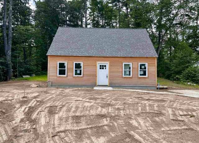 92 Long Shores Drive, Barrington, NH 03825