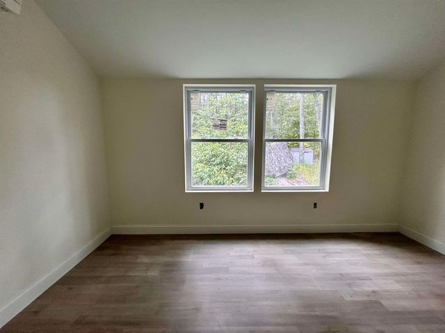92 Long Shores Drive, Barrington, NH 03825