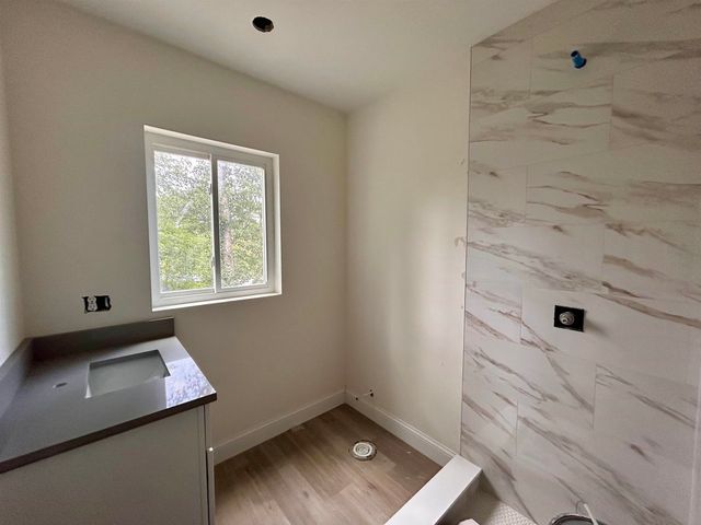 92 Long Shores Drive, Barrington, NH 03825