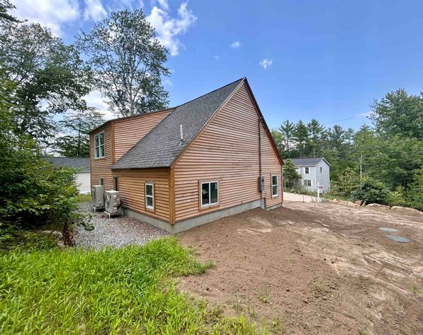 92 Long Shores Drive, Barrington, NH 03825