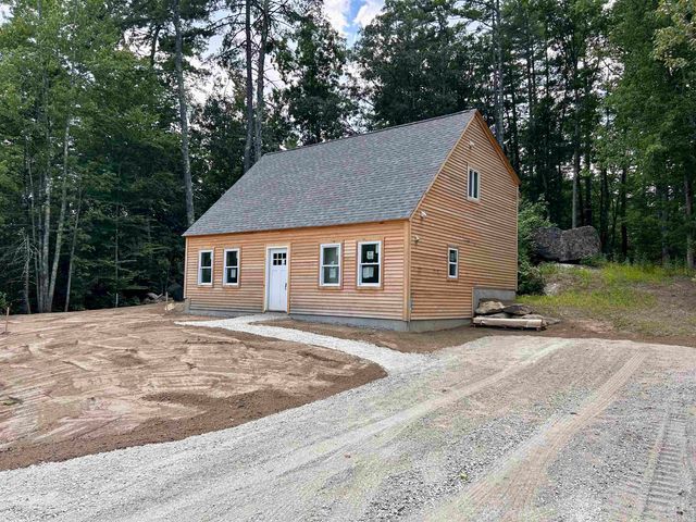 92 Long Shores Drive, Barrington, NH 03825