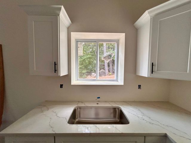 92 Long Shores Drive, Barrington, NH 03825