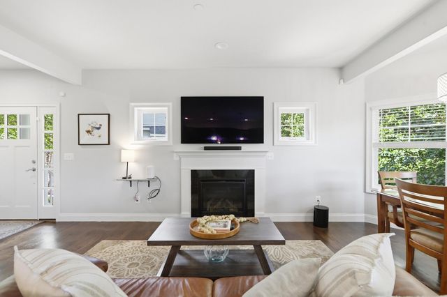 8 Manor Drive A, Hooksett, NH 03106