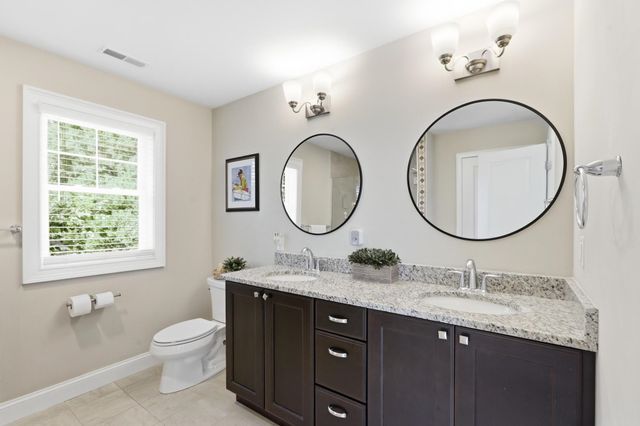 8 Manor Drive A, Hooksett, NH 03106