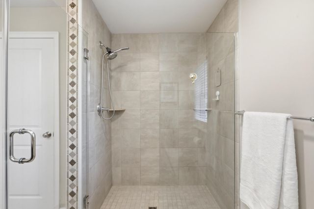 8 Manor Drive A, Hooksett, NH 03106