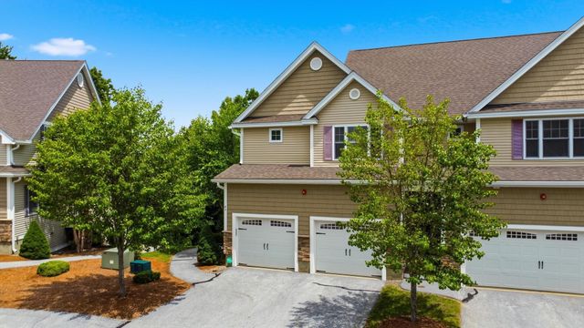 8 Manor Drive A, Hooksett, NH 03106