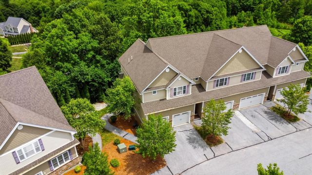 8 Manor Drive A, Hooksett, NH 03106