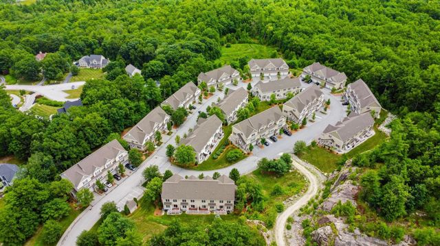 8 Manor Drive A, Hooksett, NH 03106