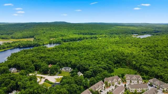 8 Manor Drive A, Hooksett, NH 03106