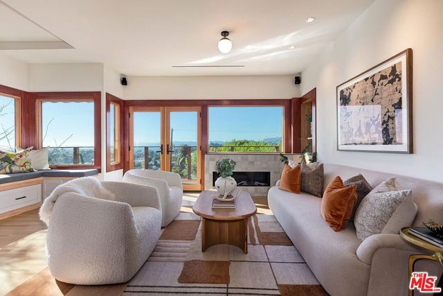 1815 Park Drive, Los Angeles, CA 90026