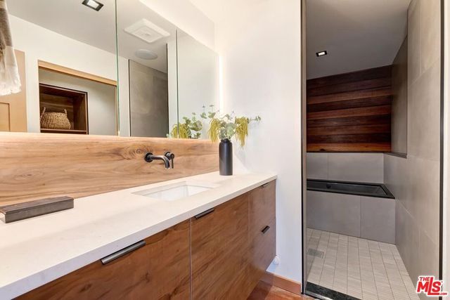 1815 Park Drive, Los Angeles, CA 90026