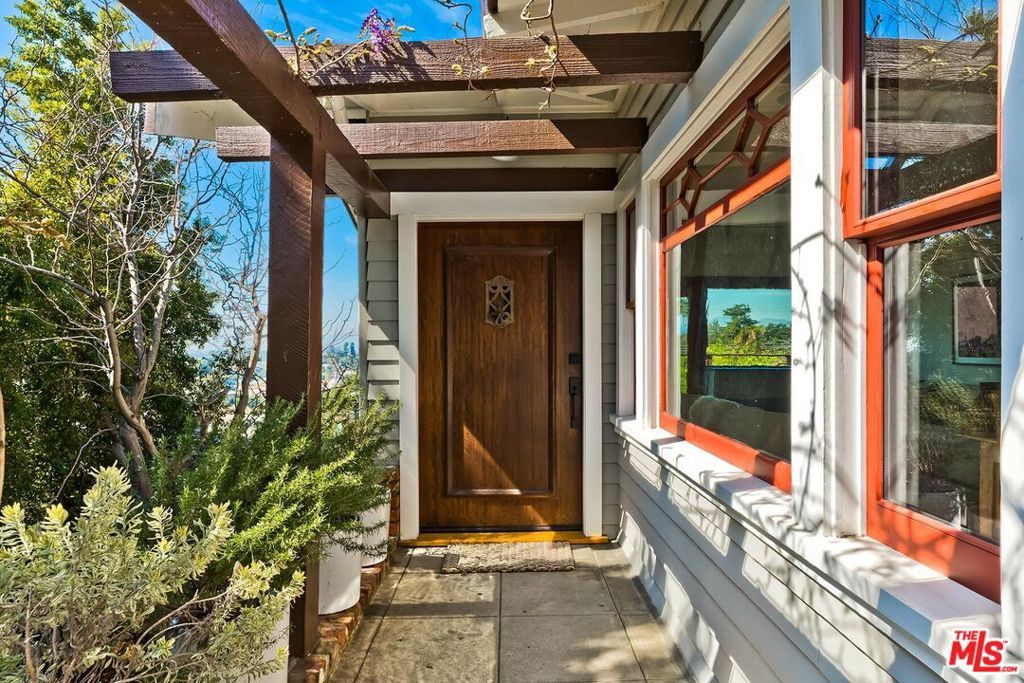 Image 2 of property listing at 1815 Park Drive, Los Angeles, CA 90026