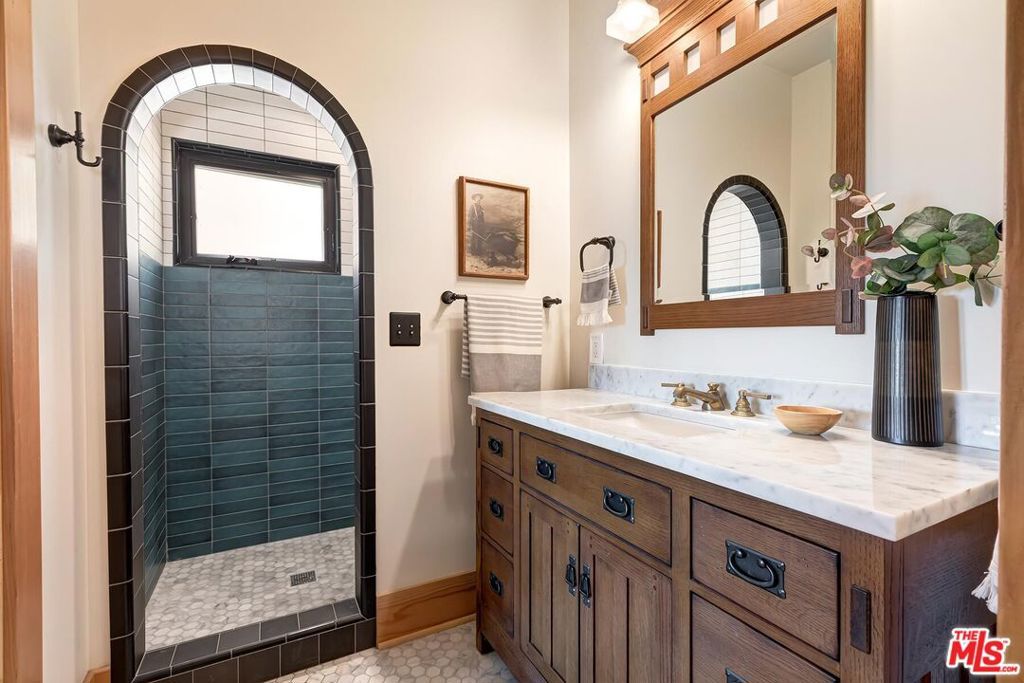 Image 28 of property listing at 1815 Park Drive, Los Angeles, CA 90026