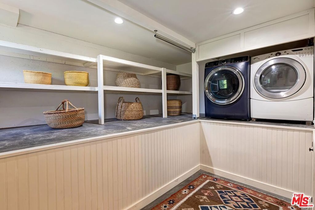 Image 35 of property listing at 1815 Park Drive, Los Angeles, CA 90026