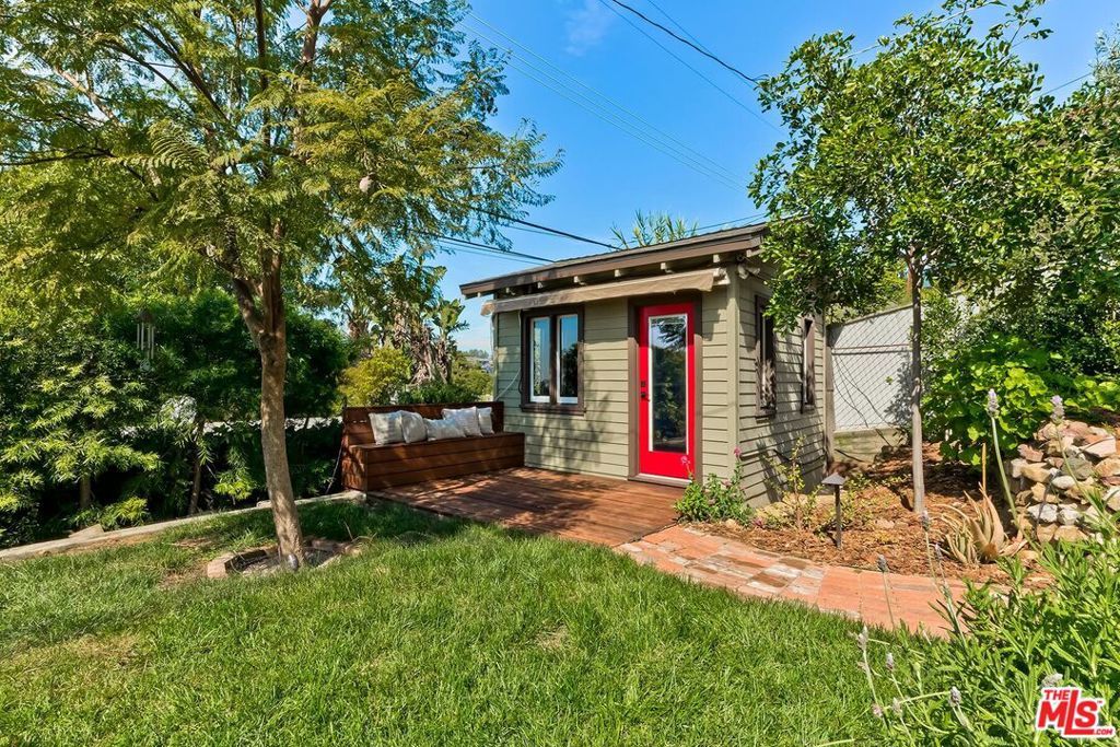 Image 37 of property listing at 1815 Park Drive, Los Angeles, CA 90026