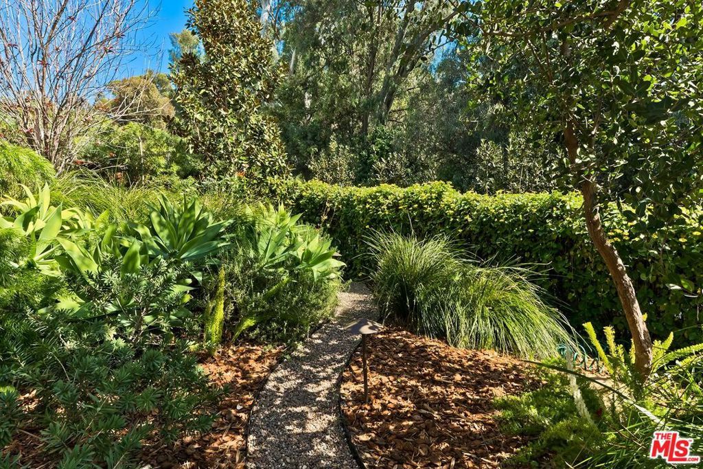 Image 56 of property listing at 1815 Park Drive, Los Angeles, CA 90026