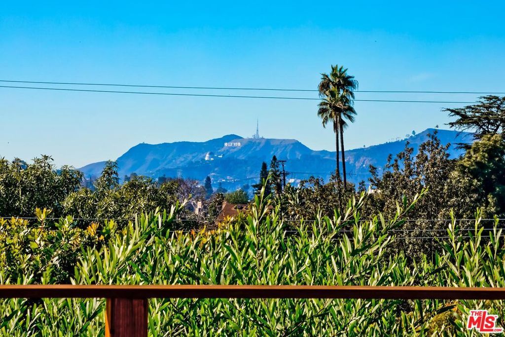 Image 9 of property listing at 1815 Park Drive, Los Angeles, CA 90026