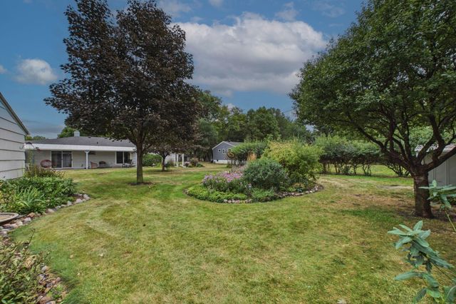 6720 W 175th Avenue, Eden Prairie, MN 55346