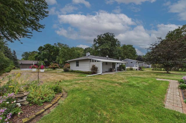 6720 W 175th Avenue, Eden Prairie, MN 55346