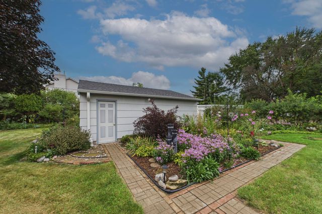 6720 W 175th Avenue, Eden Prairie, MN 55346