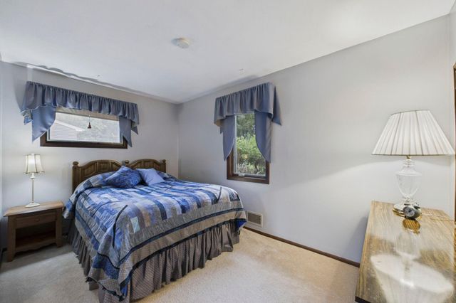 6720 W 175th Avenue, Eden Prairie, MN 55346