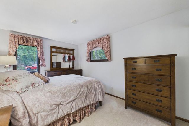6720 W 175th Avenue, Eden Prairie, MN 55346