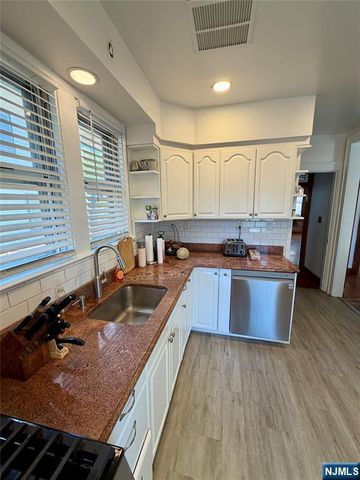27 Roosevelt Avenue, Dumont, NJ 07628