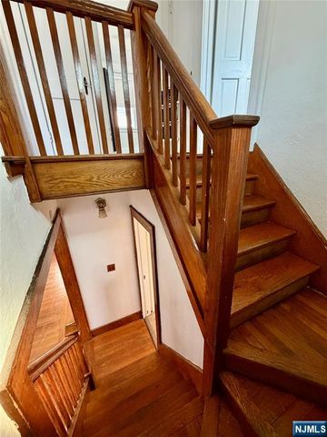 27 Roosevelt Avenue, Dumont, NJ 07628