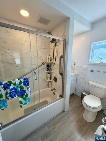 27 Roosevelt Avenue, Dumont, NJ 07628
