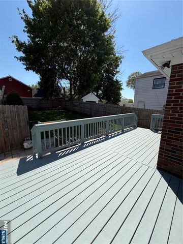 27 Roosevelt Avenue, Dumont, NJ 07628